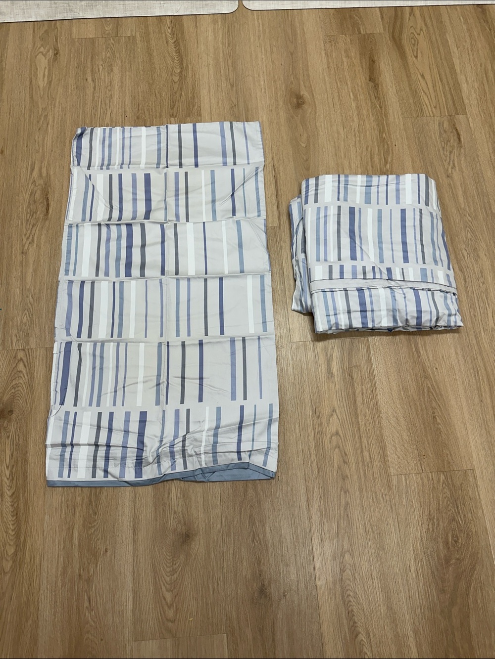 Hotel Collection Blue and White Striped Duvet Cover and 2 pillow cases